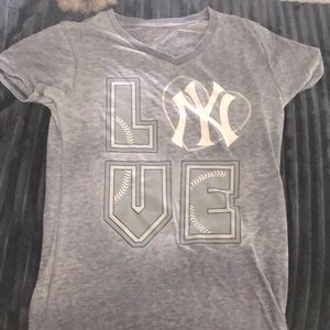 New York Yankees v-neck T-shirt